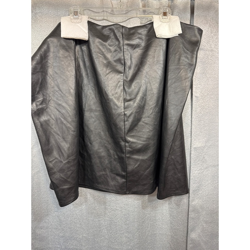 Old Navy Womens Plus 3X Black Faux Leather Mini Skirt Side Slit Back Zip Edgy